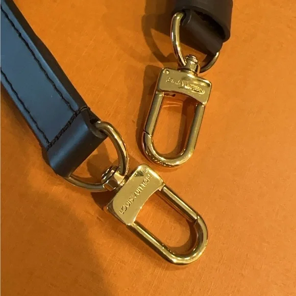 Authentic Brand New Louis Vuitton *Strap Only* Never Used - Picture 4 of 5